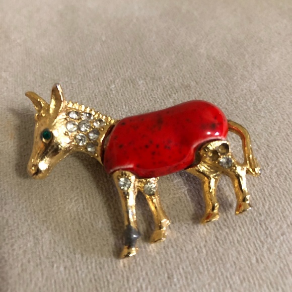 Vintage Gold Tone Green Jewel Eyed Donkey Pin - Picture 7 of 7
